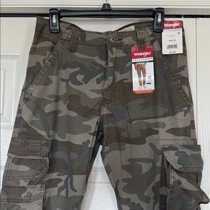 Wrangler Camo Cargo Pants Mens NWT